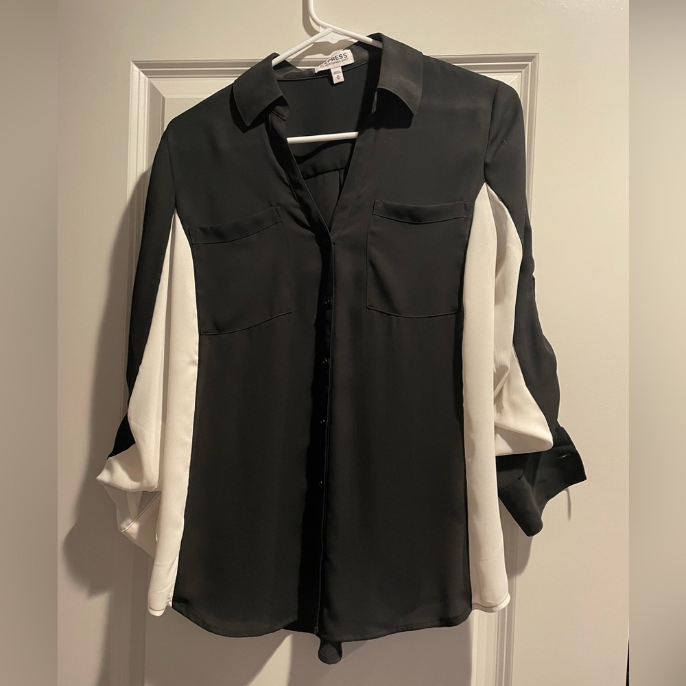 Express button down Portofino blouse. EUC. Size Med